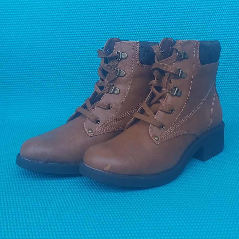 White Mountain Lace-Up Ankle Boots Women's Size 6.5